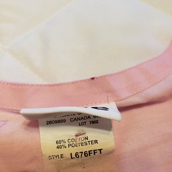 Small Scrub Top- Butterfly Pattern w/side pockets - Picture 3 of 8